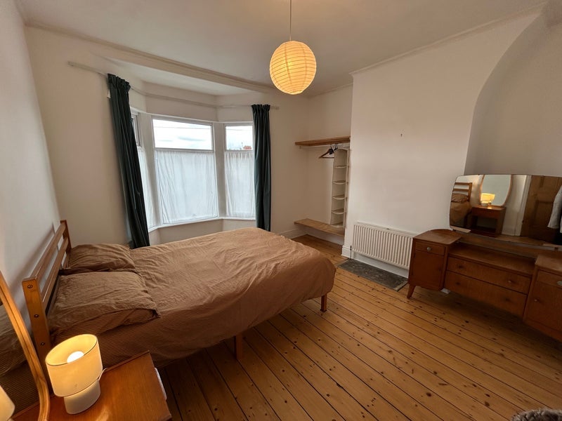 Room Gorsedale Road in Liverpool