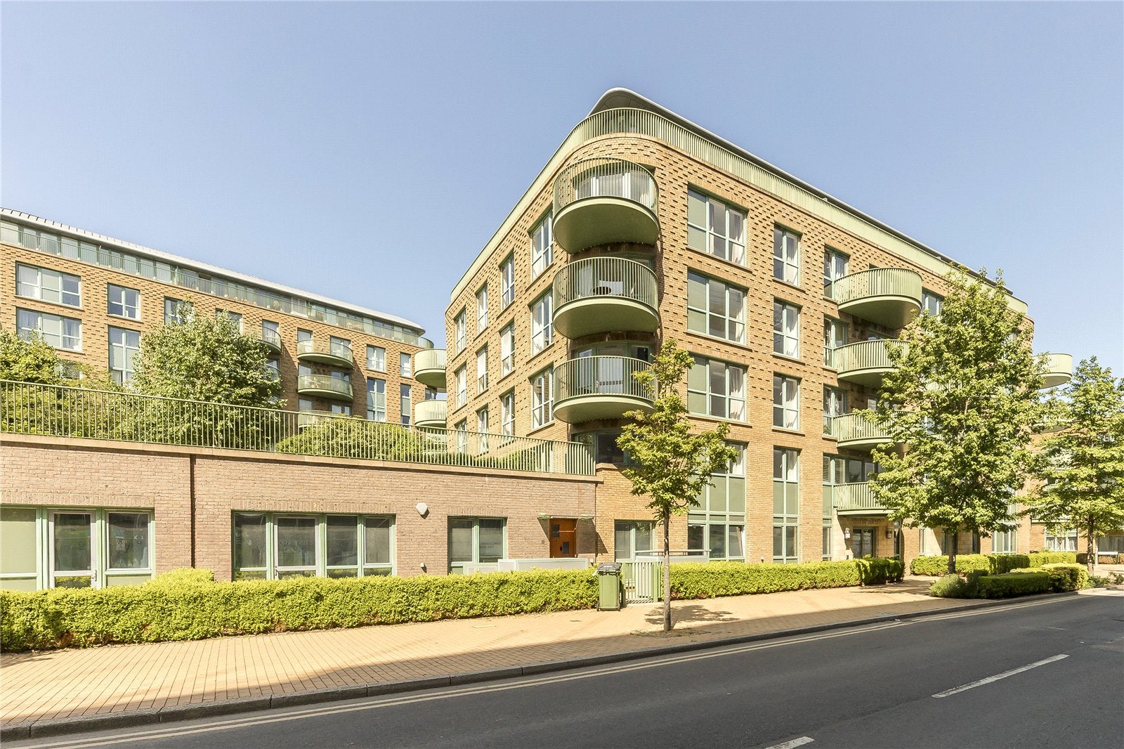 Flat Astell Road in Greater London