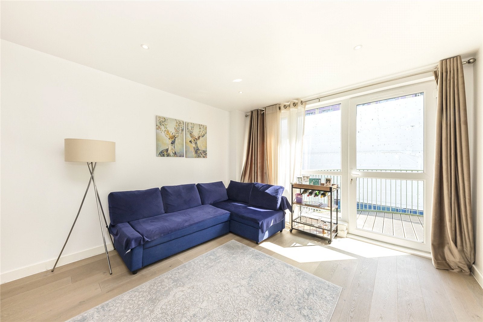 Flat Astell Road in Greater London