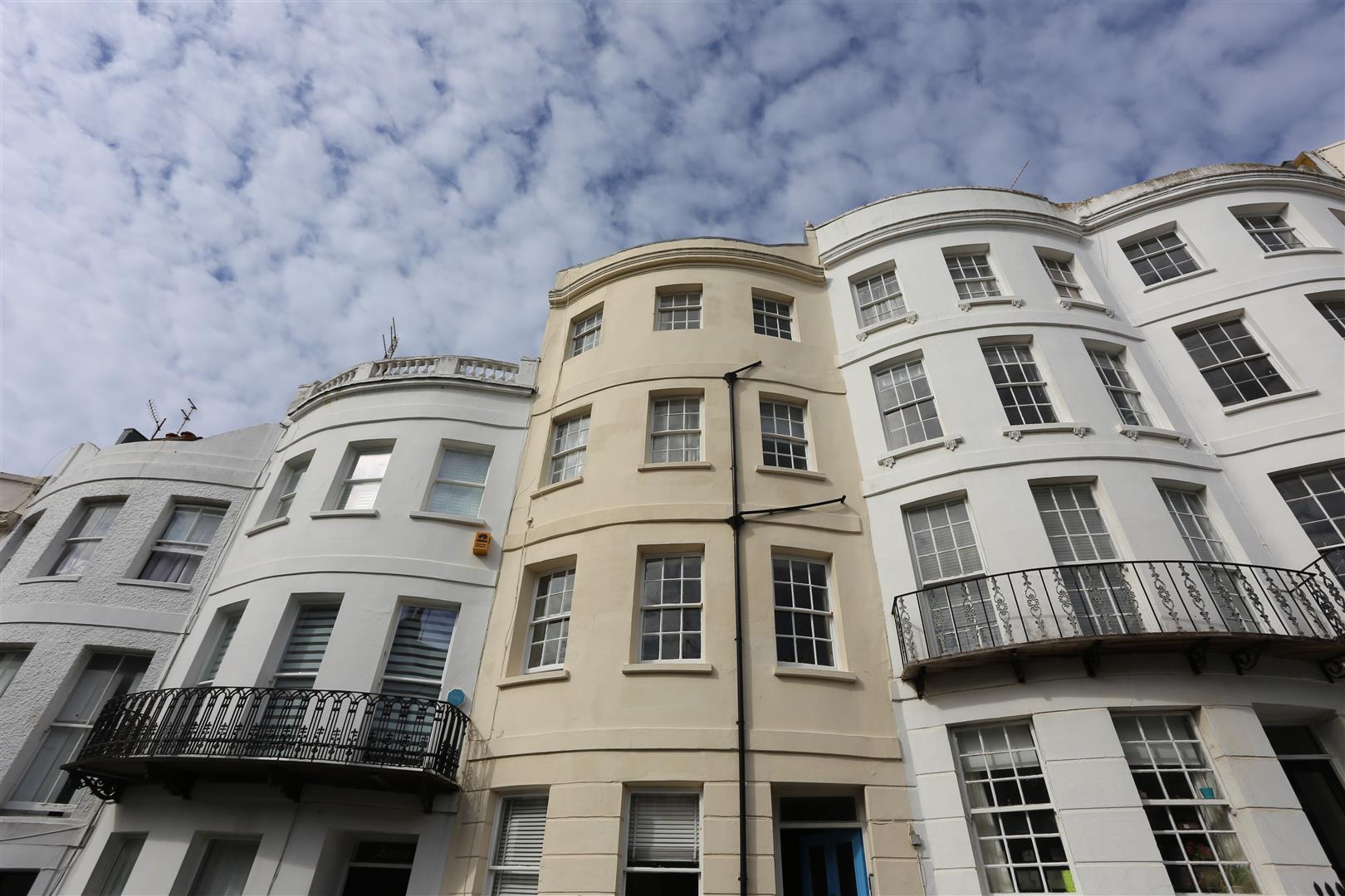 Flat Norfolk Square in Brighton
