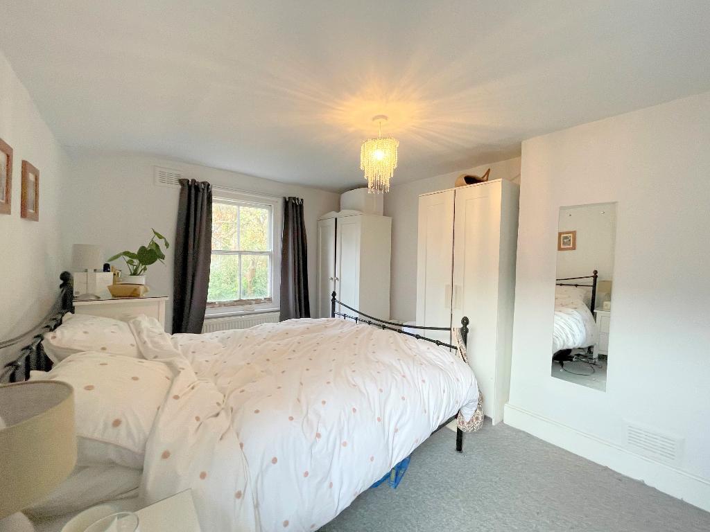 Flat Balchier Road in Greater London