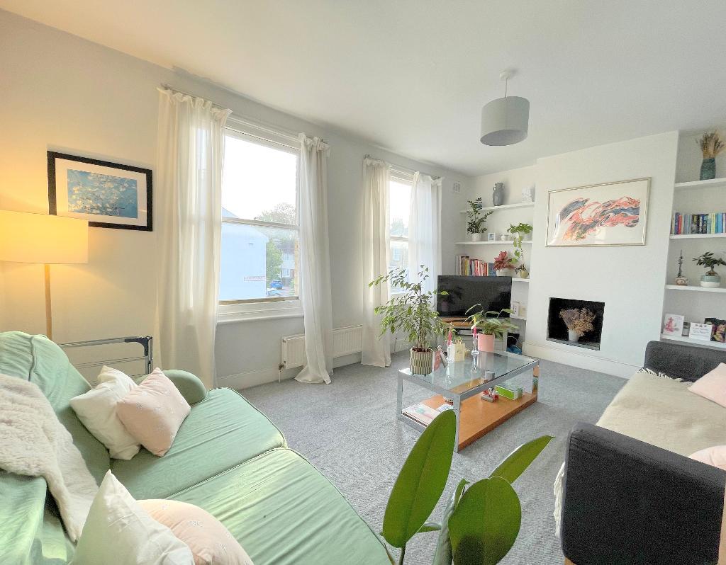 Flat Balchier Road in Greater London