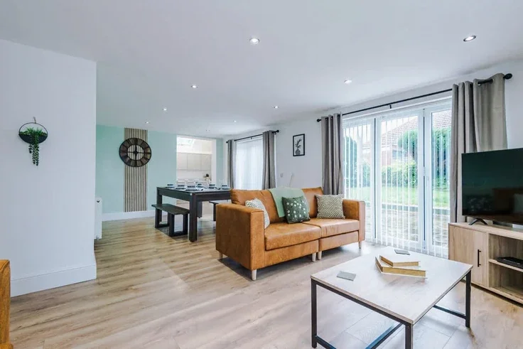 House Overlea Drive in Aston