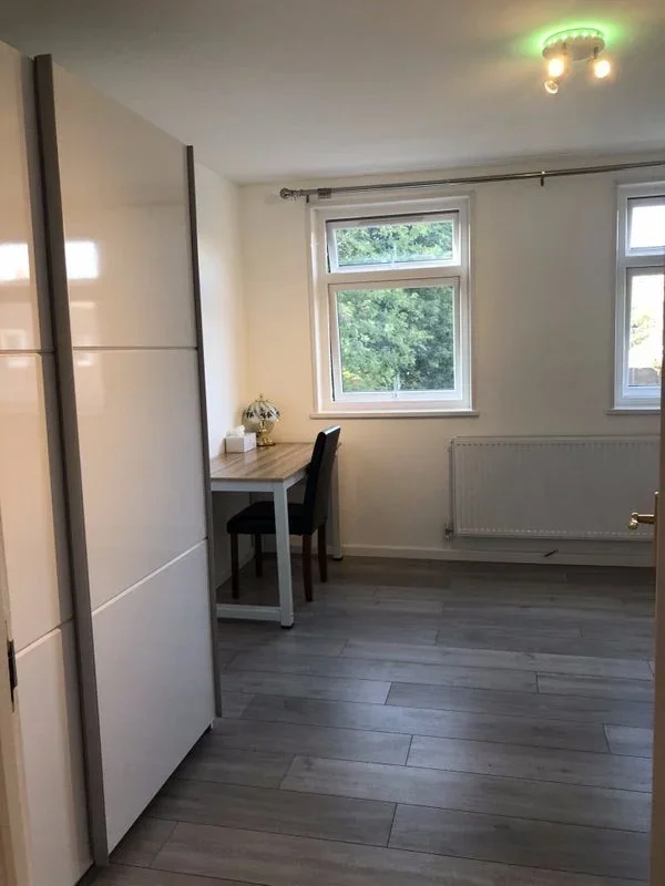 Room Saltwell Street in Greater London