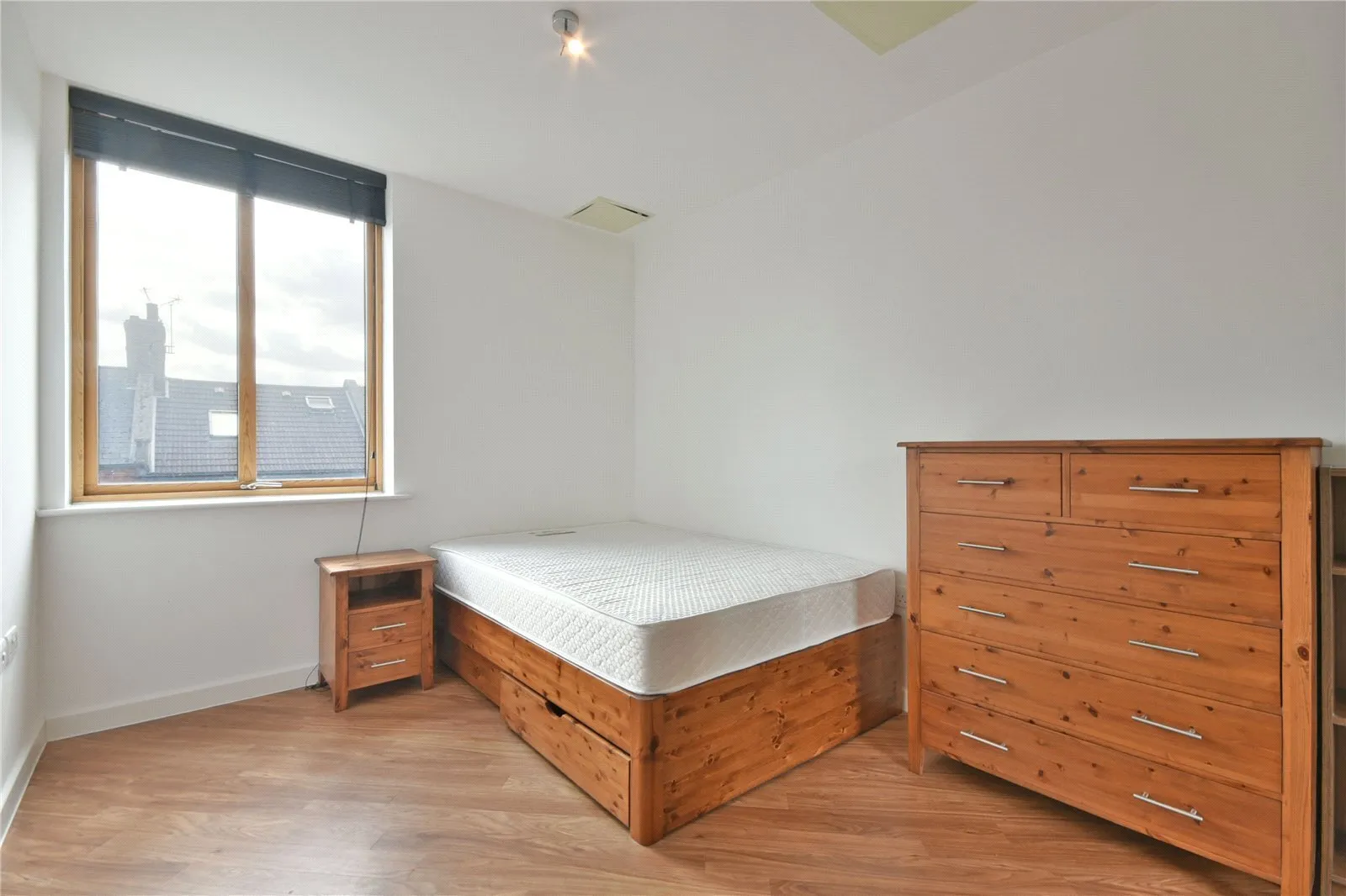 Flat Glengall Road in Greater London