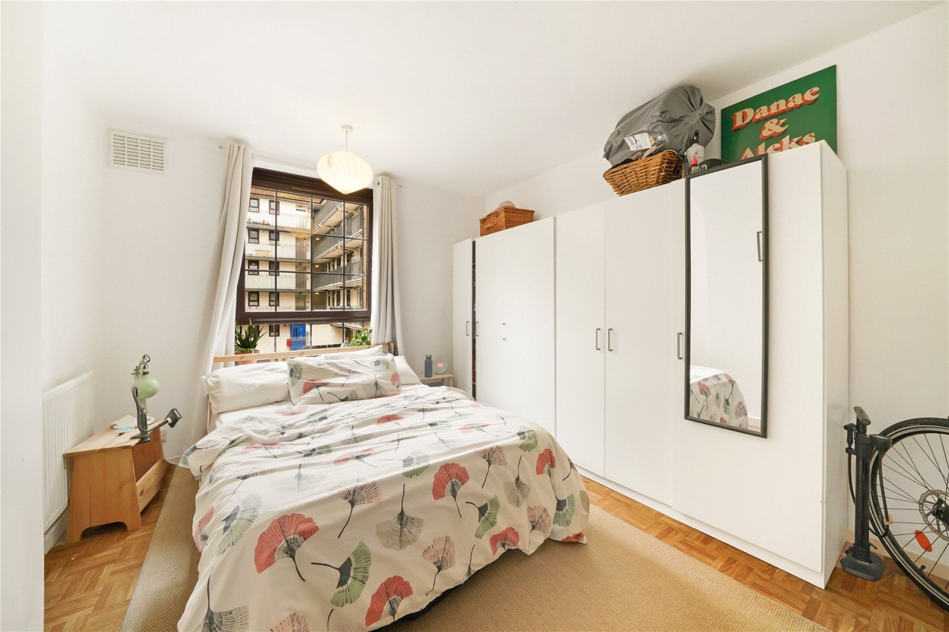 Flat Provost Street in Greater London