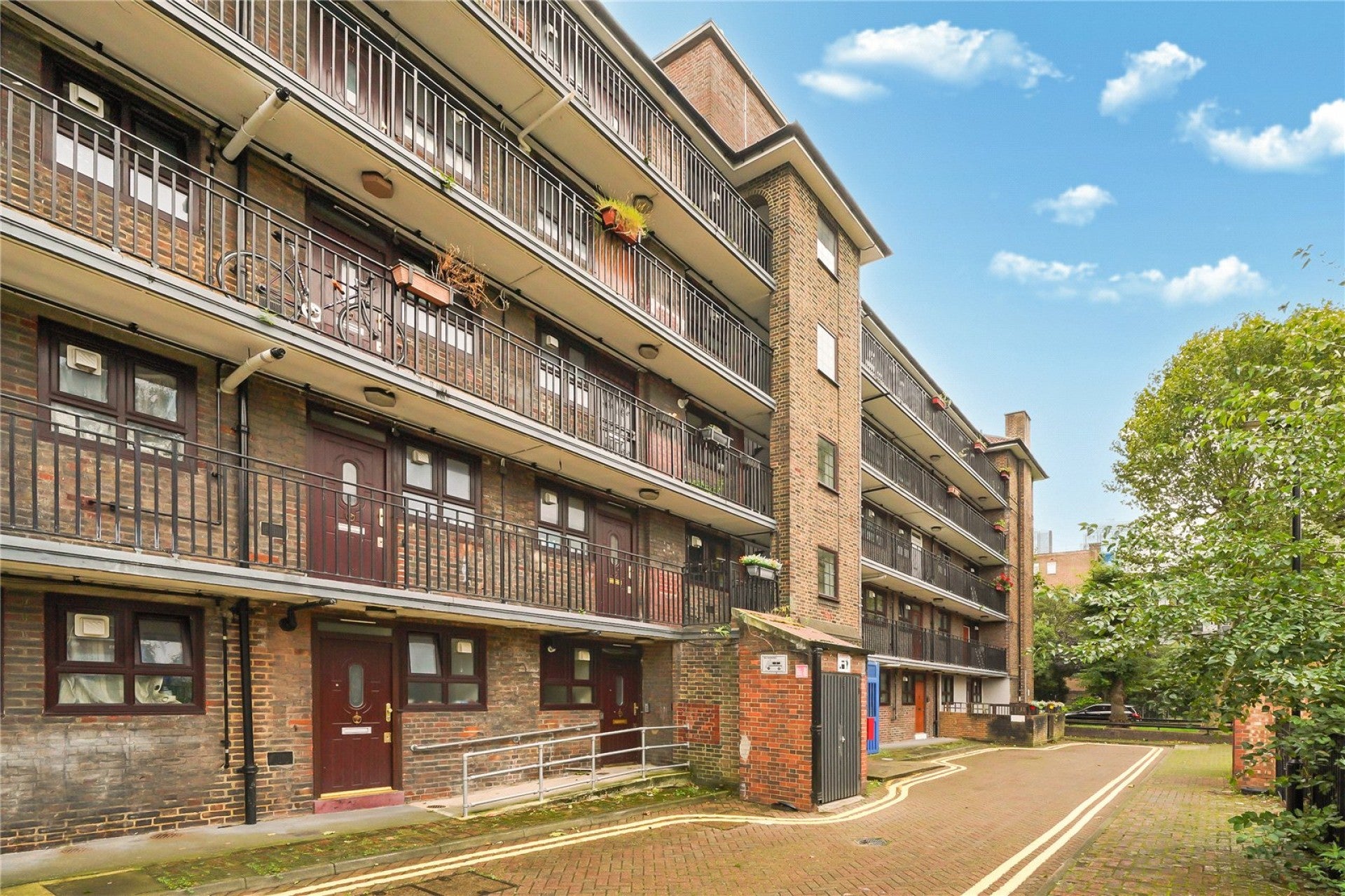 Flat Provost Street in Greater London