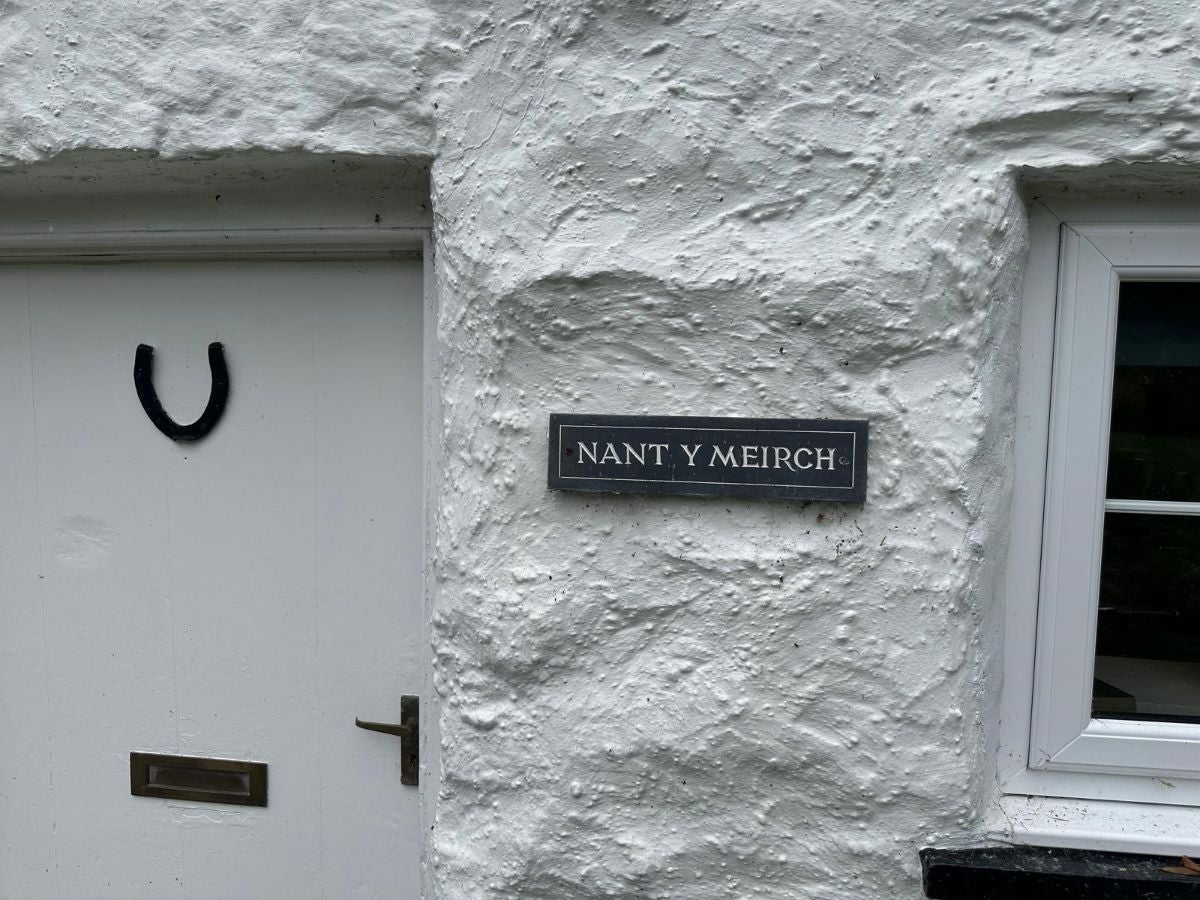 House A494 in Llanycil