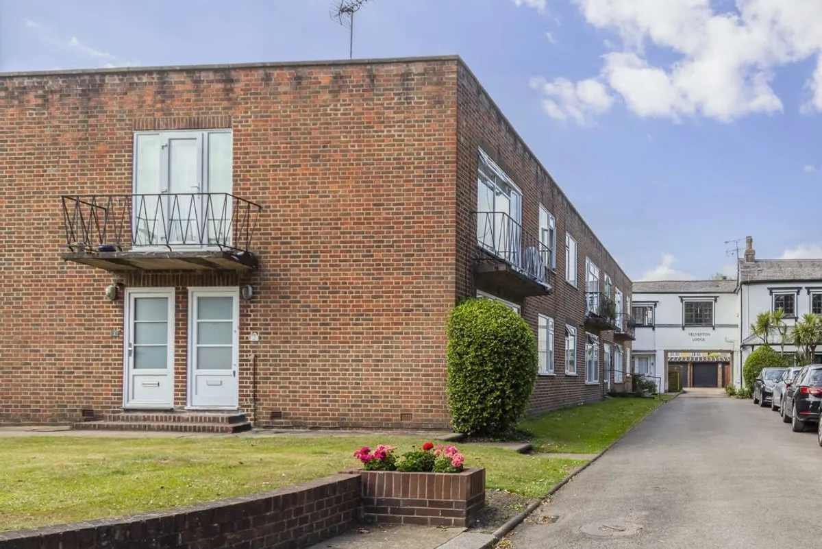 Flat Yelverton Lodge in Greater London