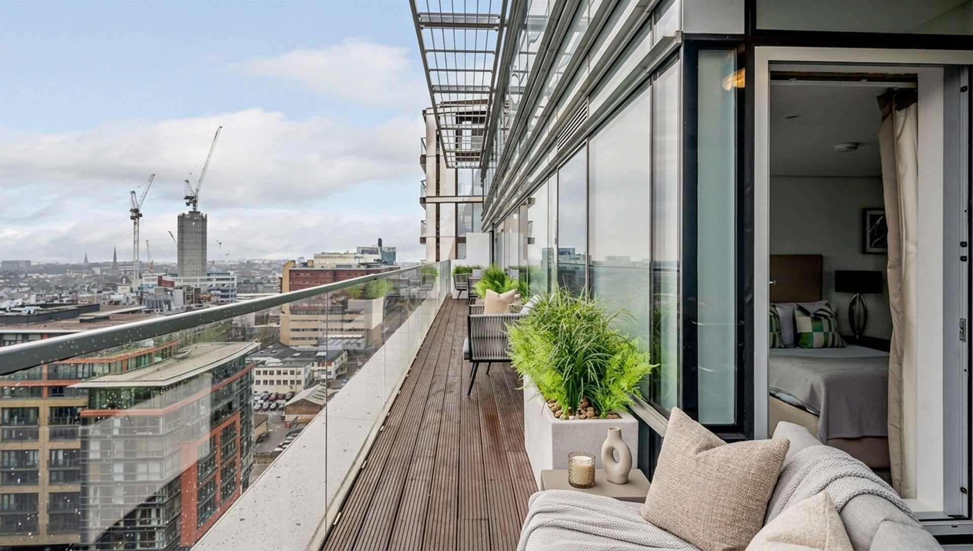 Flat Merchant Square in City of Westminster
