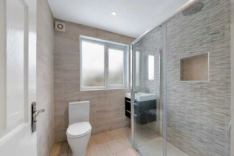 Room Donnybrook Road in Greater London