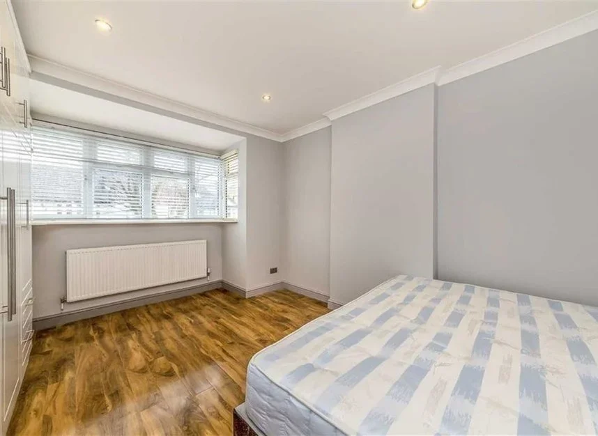 Room Donnybrook Road in Greater London