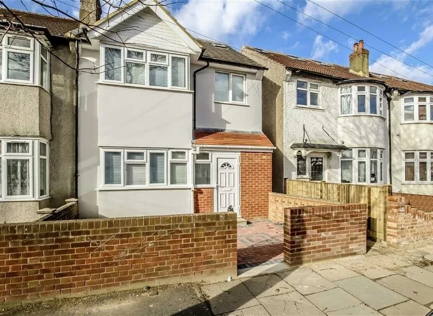 Room Donnybrook Road in Greater London