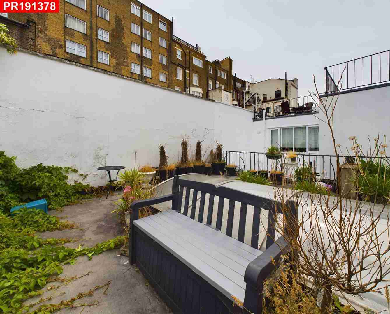 Flat Gloucester Terrace in City of Westminster
