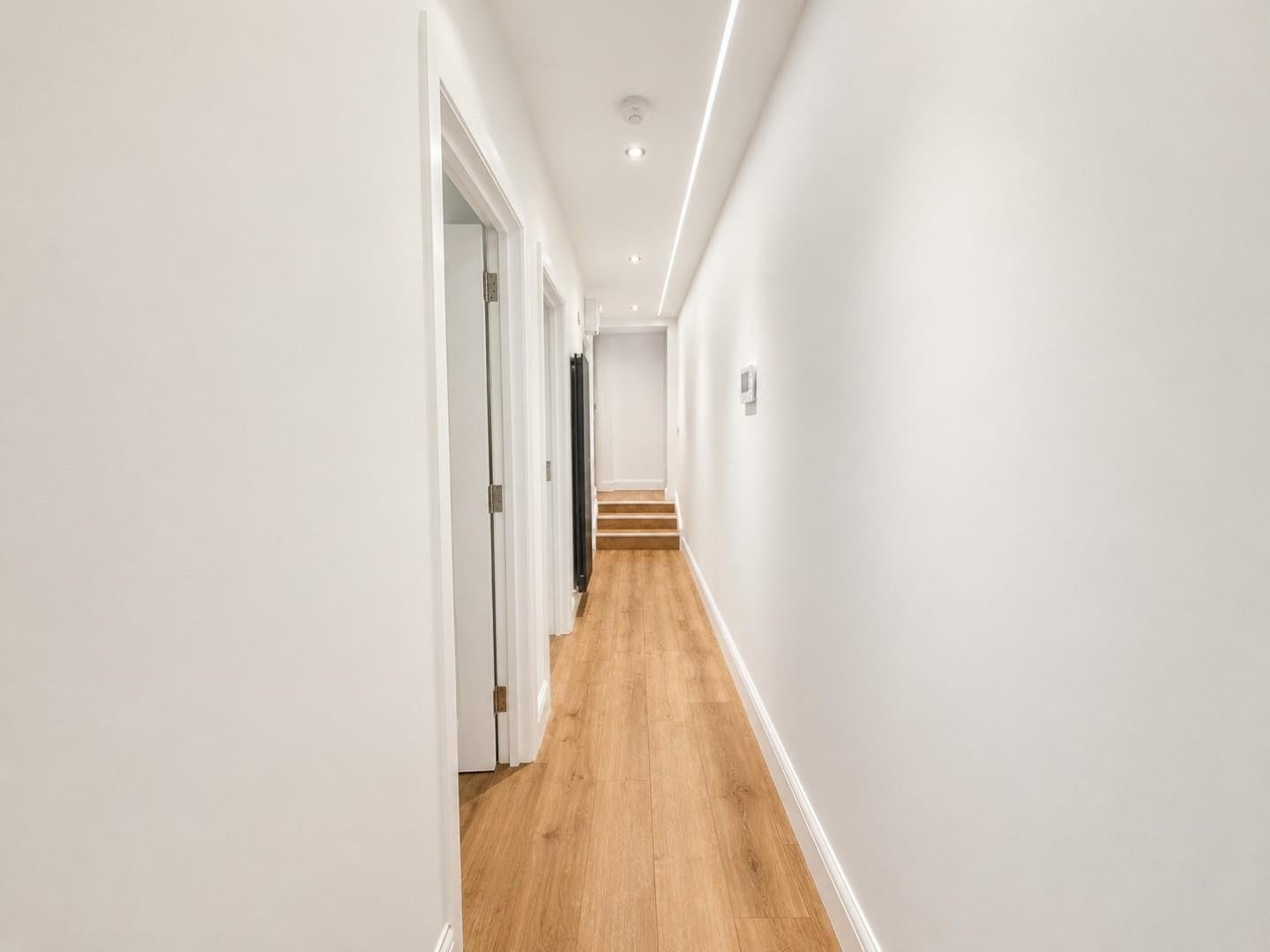 Flat Scarborough Road in Greater London