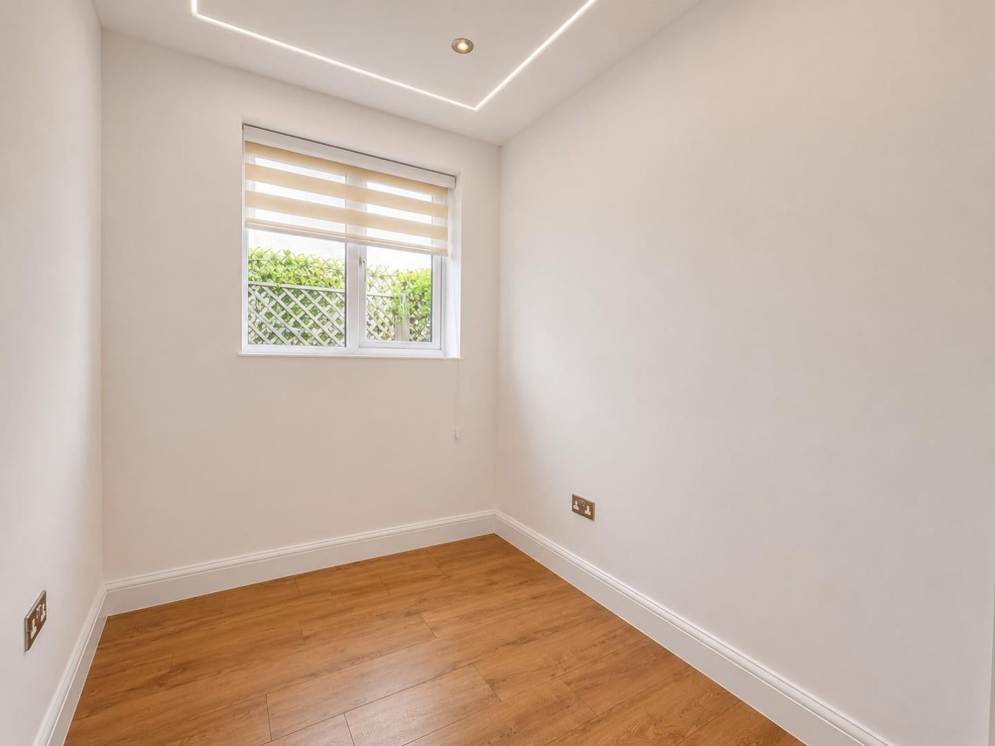 Flat Scarborough Road in Greater London