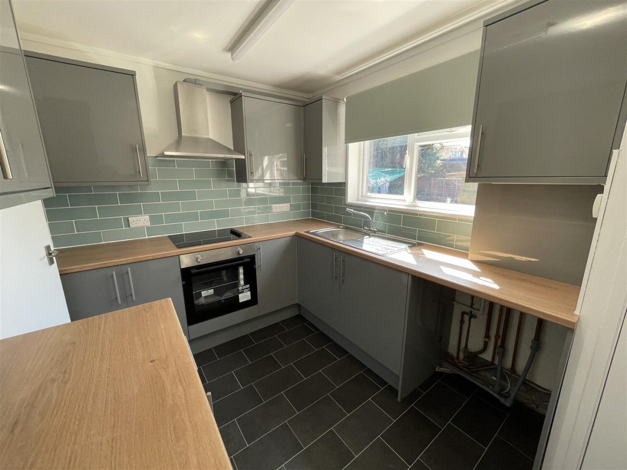 Flat Fitzalan Road in Arun