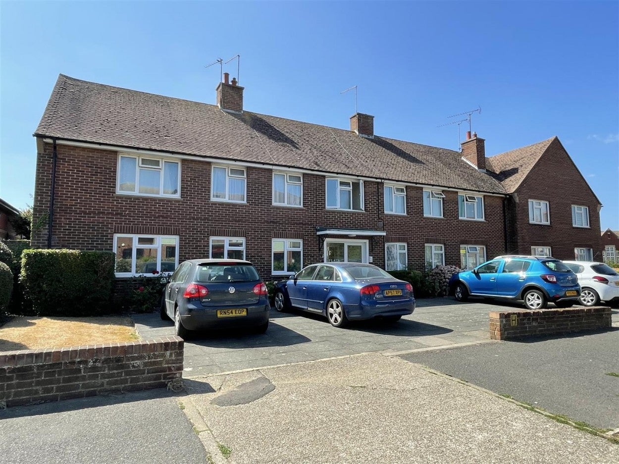 Flat Fitzalan Road in Arun