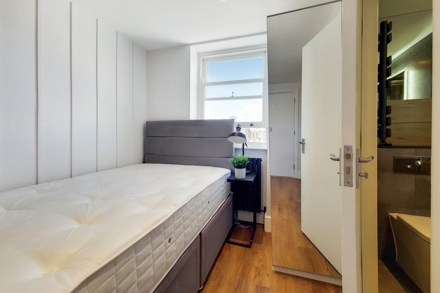 Flat Gloucester Place in City of Westminster