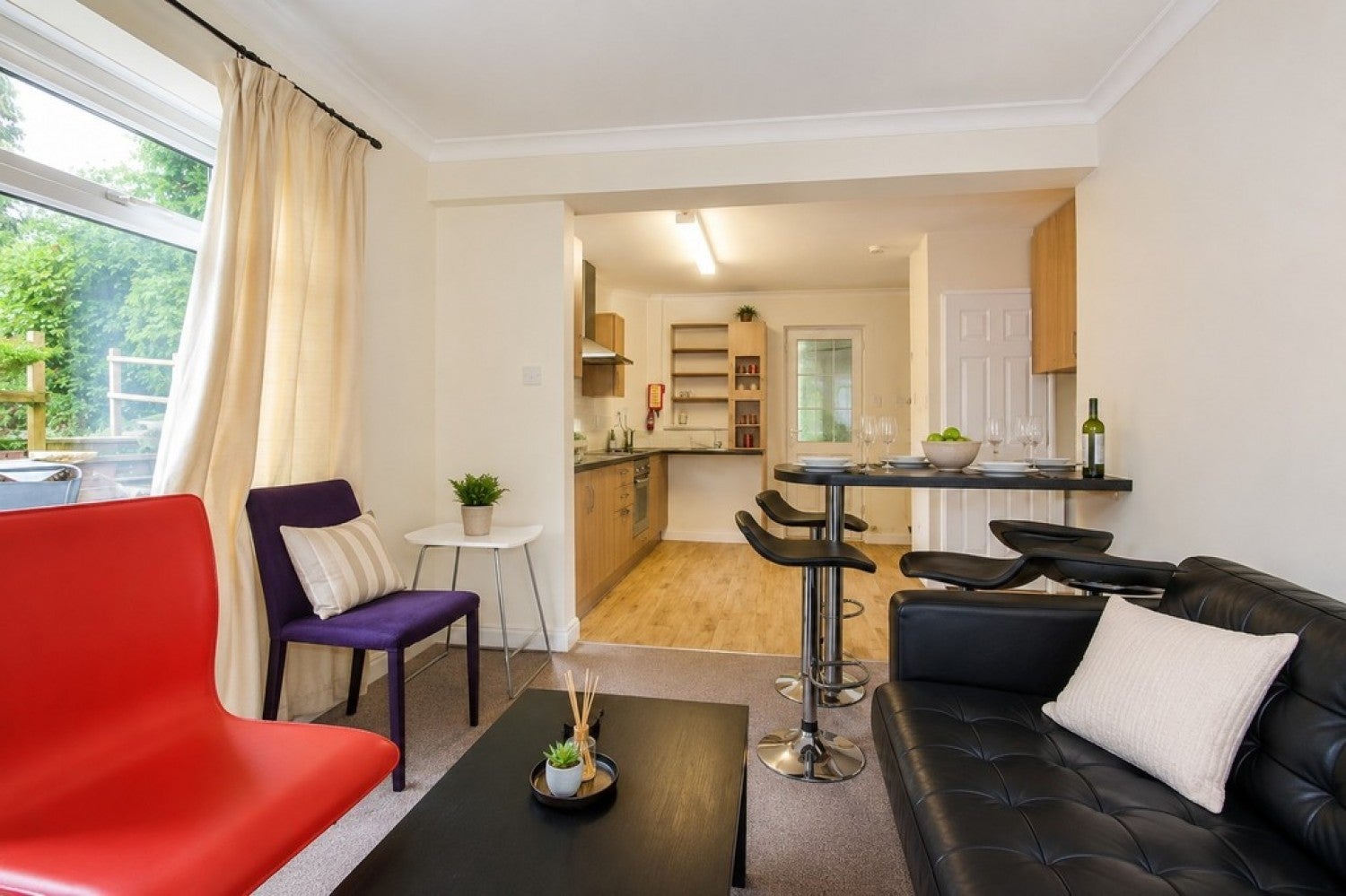 Room Wavell Way in Winchester