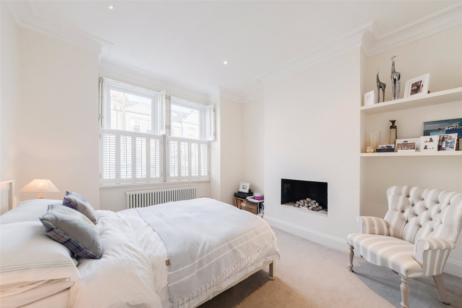Flat Wardo Avenue in Greater London