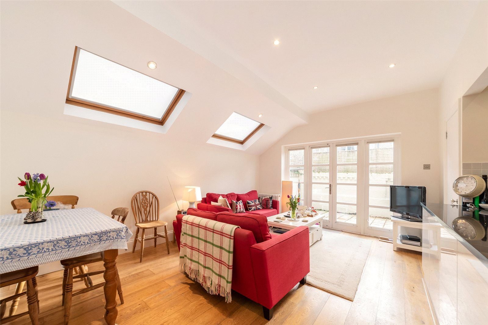 Flat Wardo Avenue in Greater London