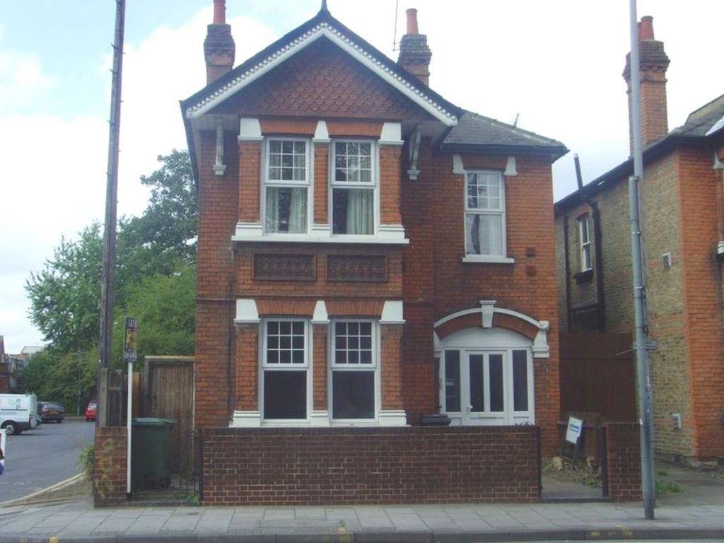 Flat Queen Elizabeth Road in Greater London