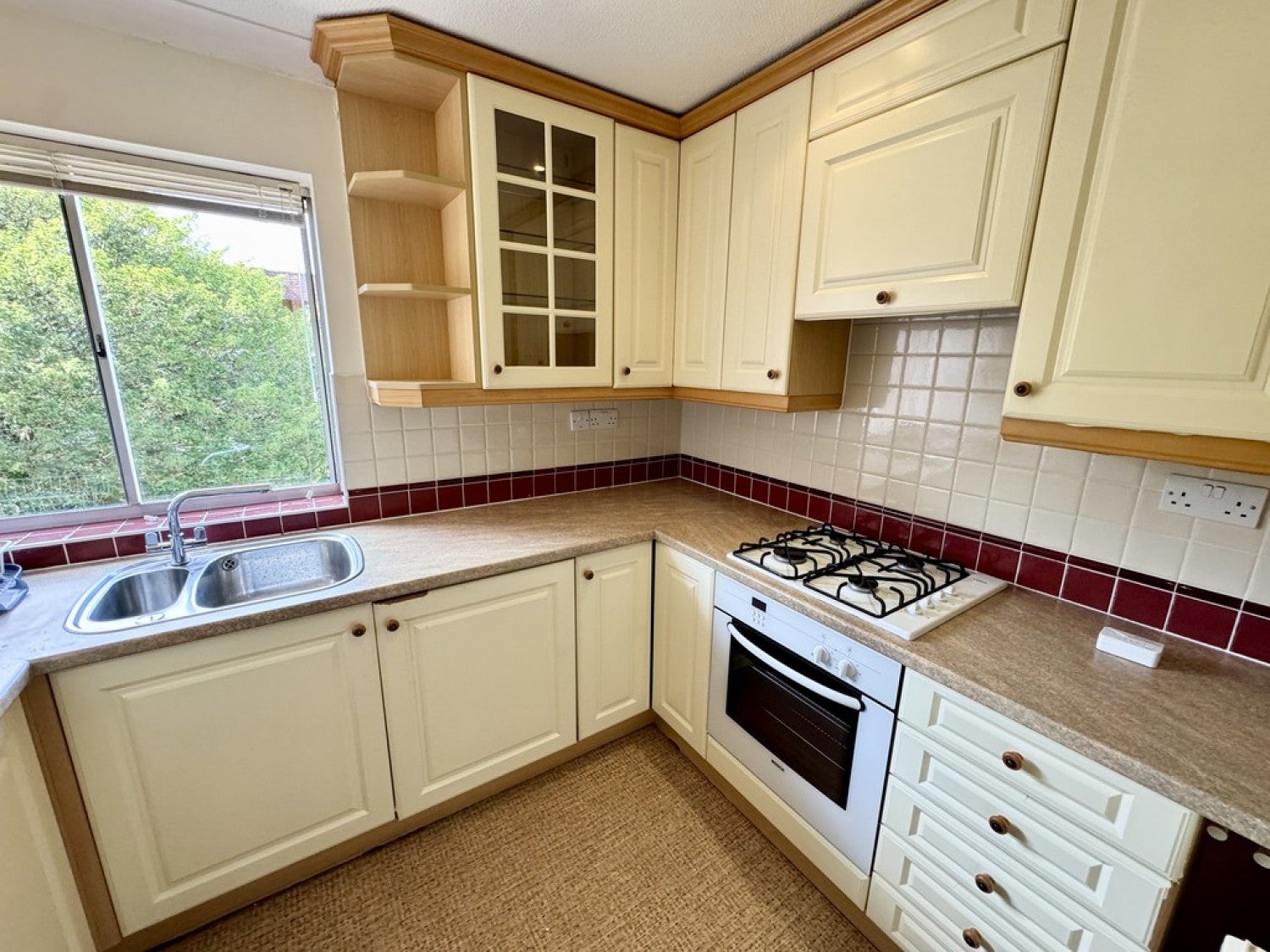 Flat West Mount in Guildford