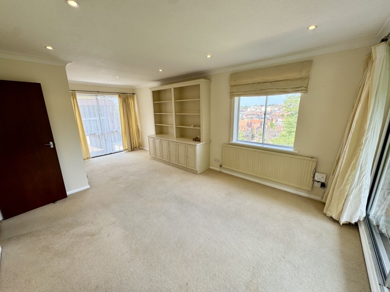 Flat West Mount in Guildford