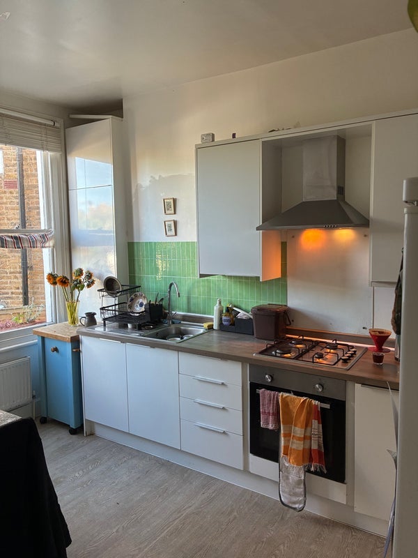 Room Tresco Road in Greater London