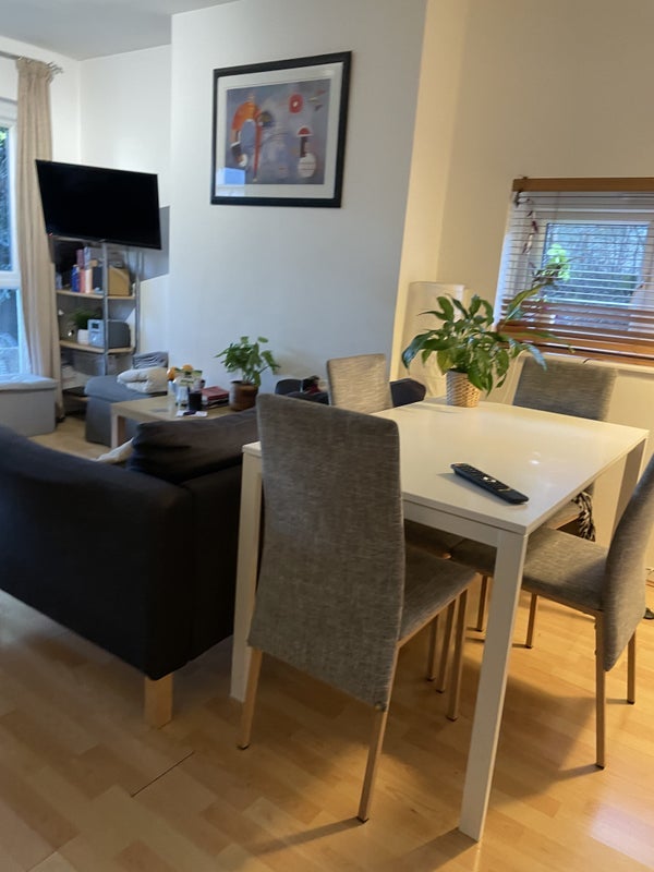 Room Batman Close in Greater London