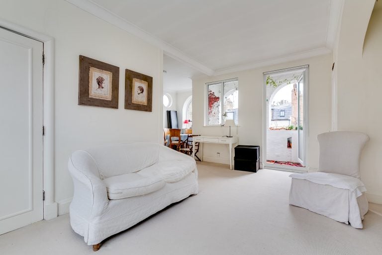 Flat Rosemoor Street in Greater London
