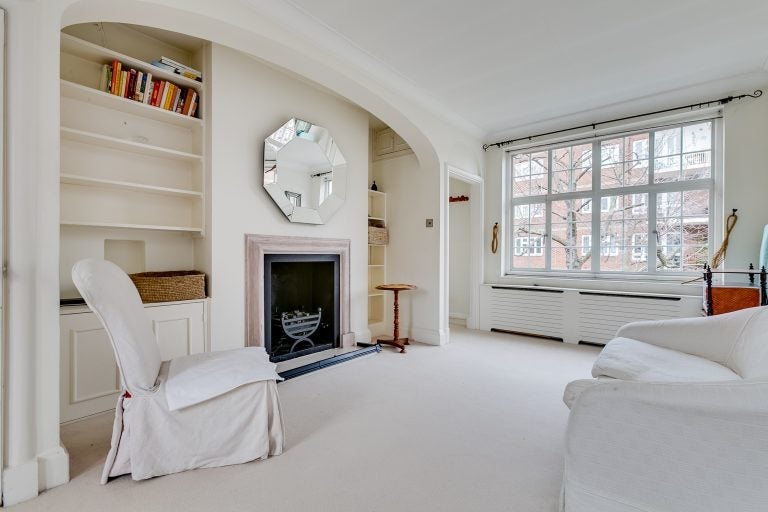 Flat Rosemoor Street in Greater London