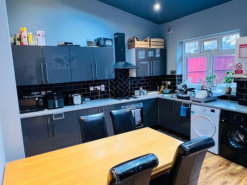 Room Aberfoyle Road in Greater London