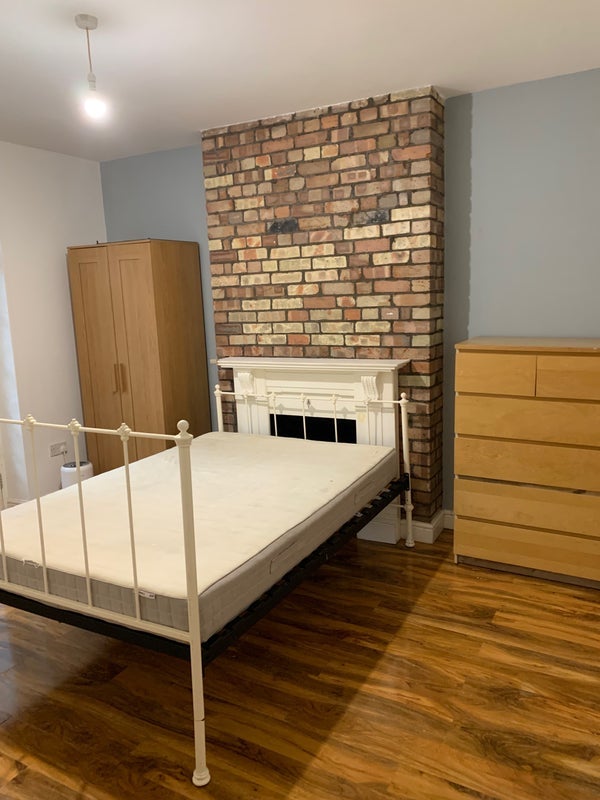 Room Aberfoyle Road in Greater London