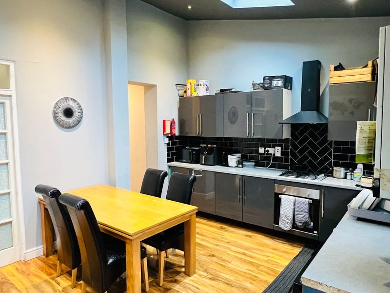 Room Aberfoyle Road in Greater London