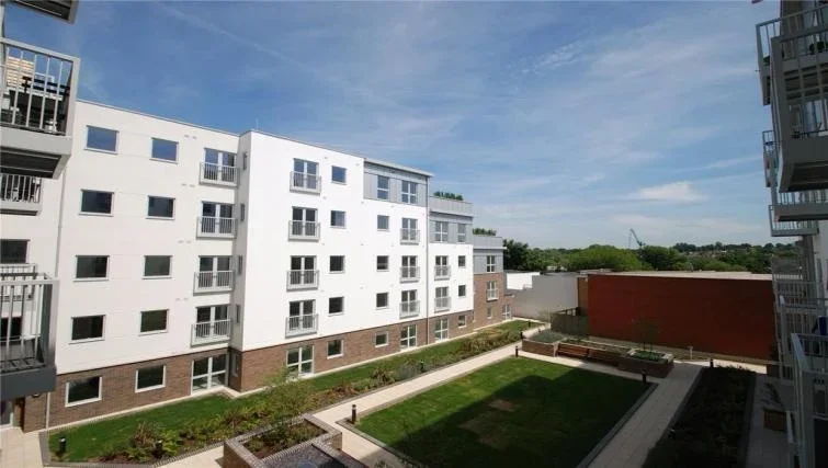 Flat Station View in Guildford