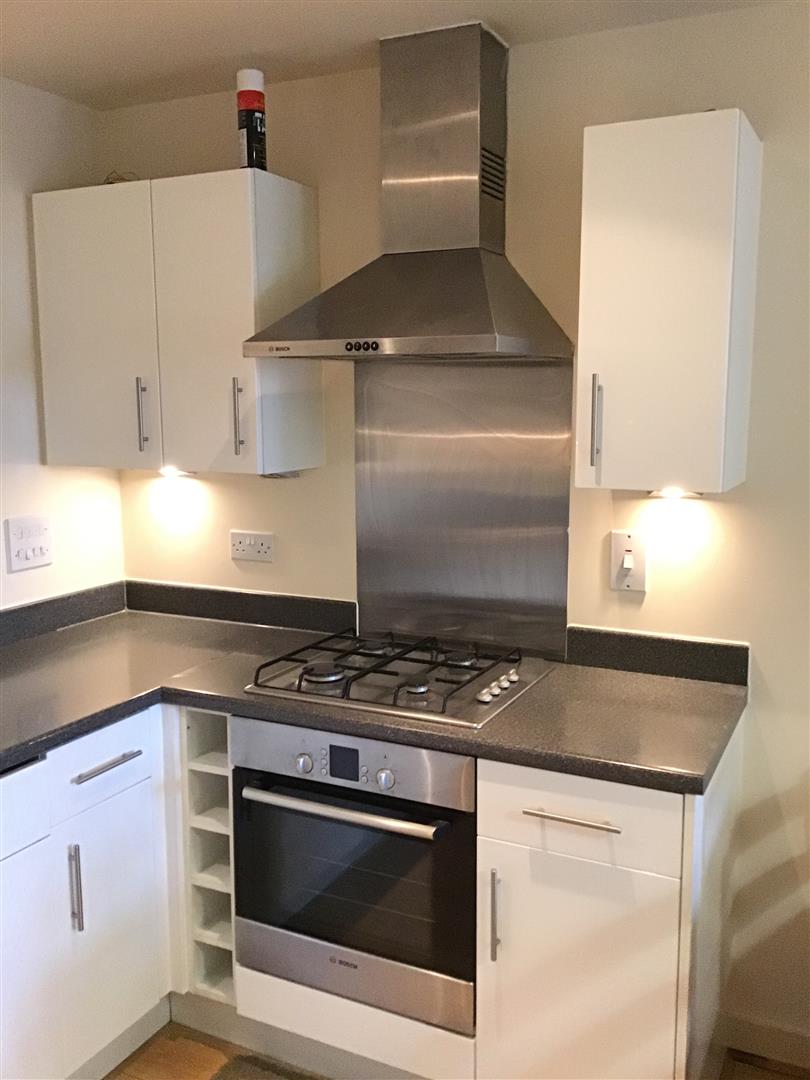 Flat Taywood Road in Greater London