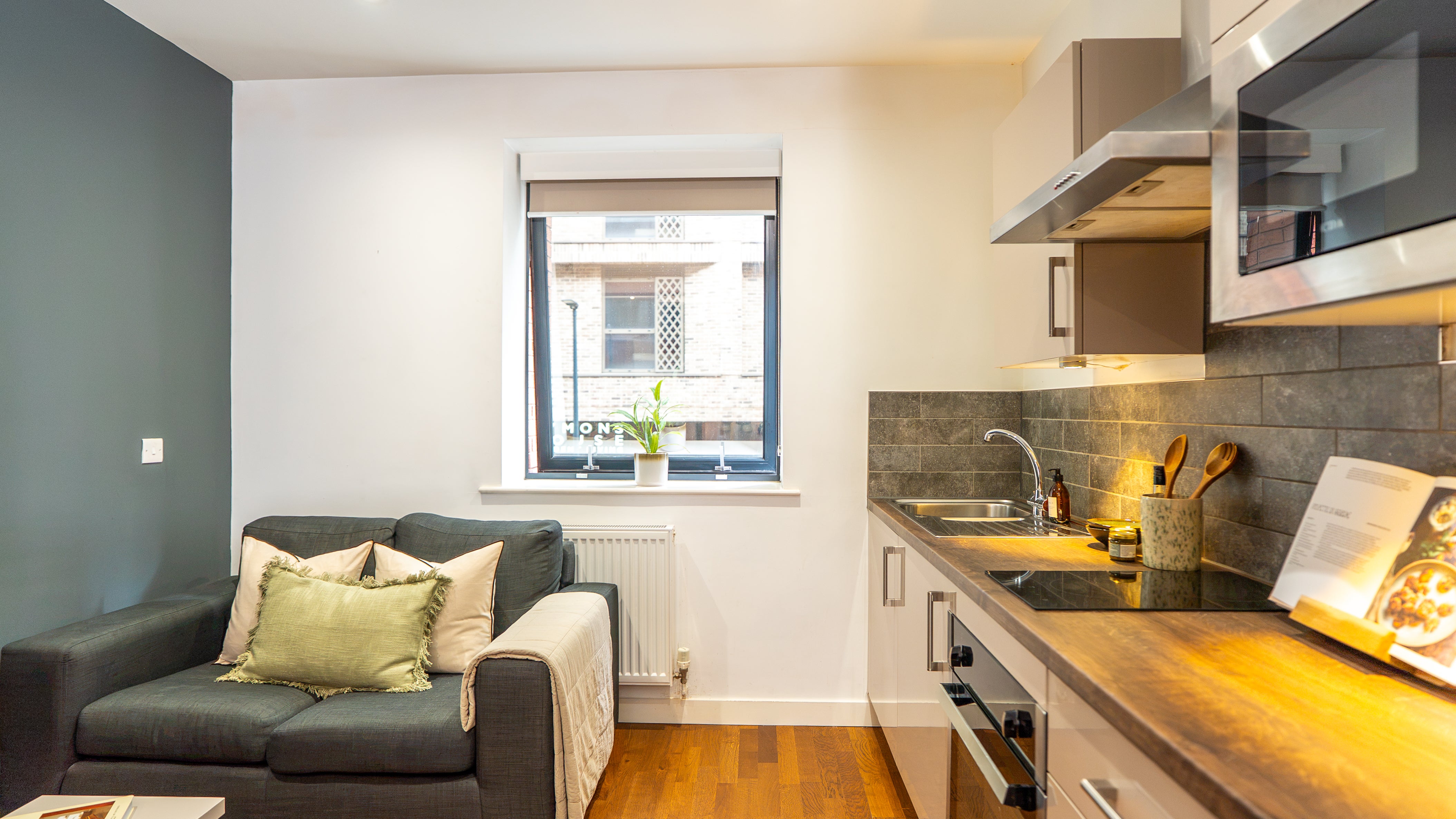 Flat Wade Lane in Leeds