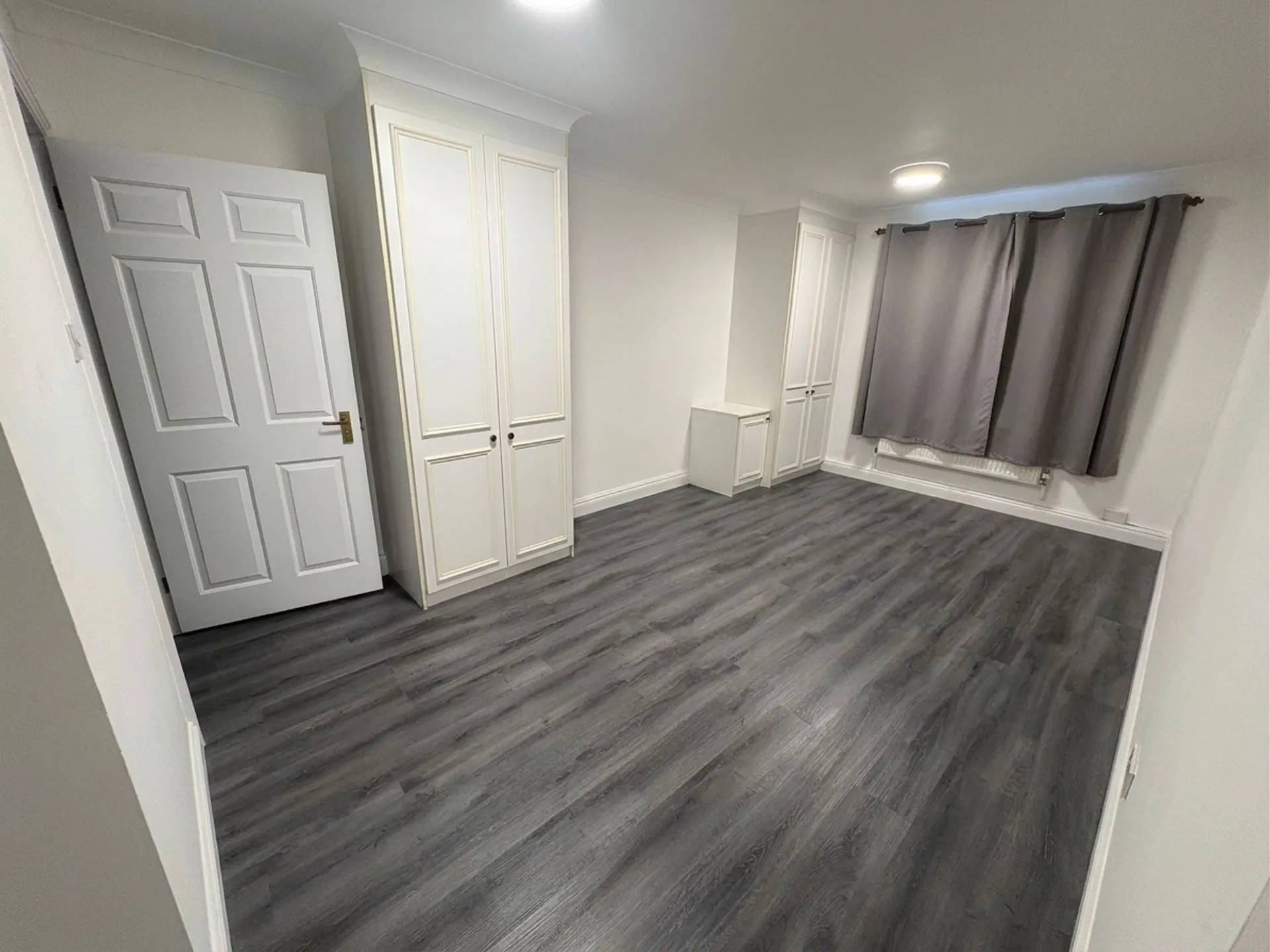 Flat Nursery Road in Greater London