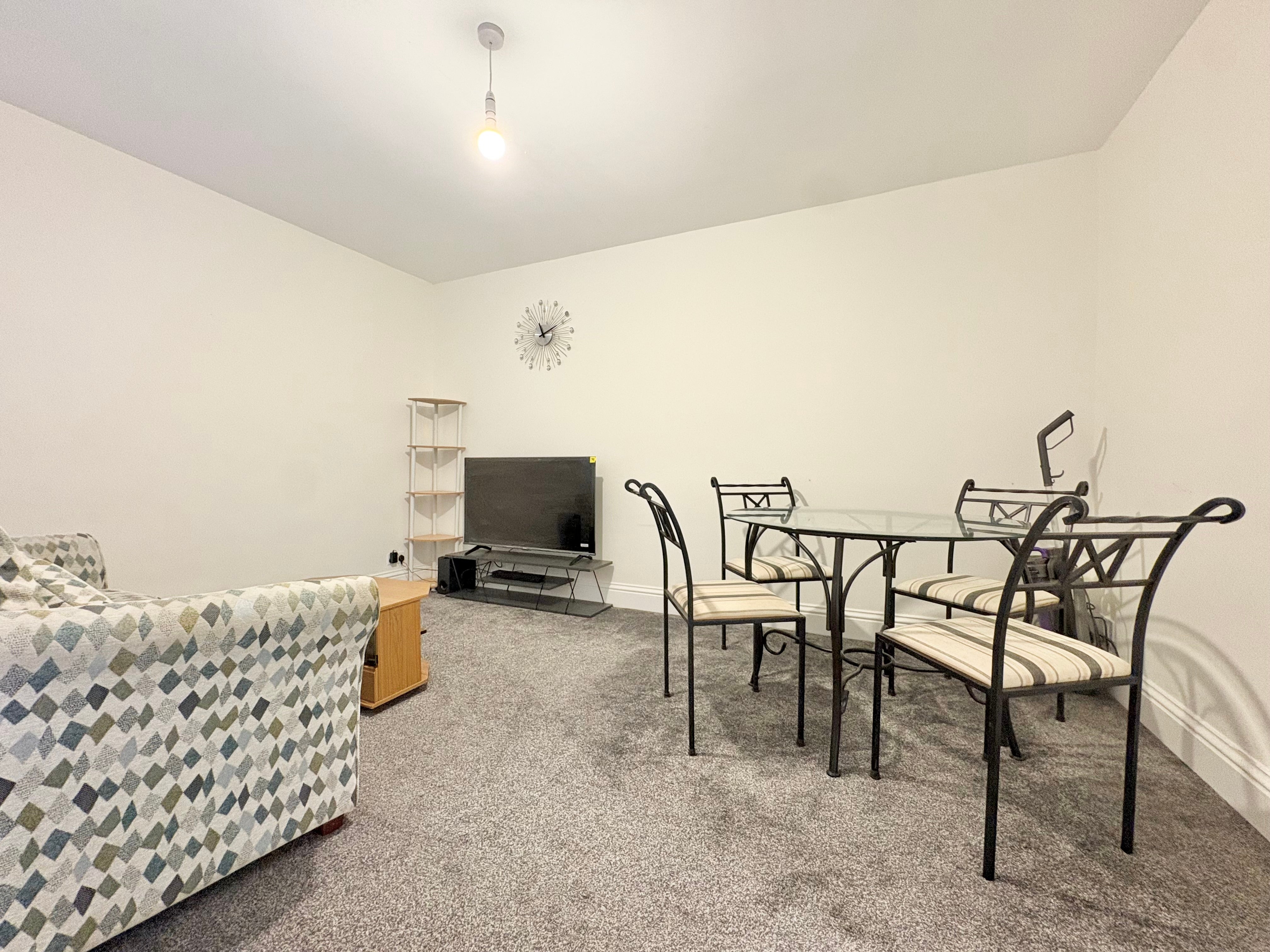 Flat Mountnessing Road in Billericay