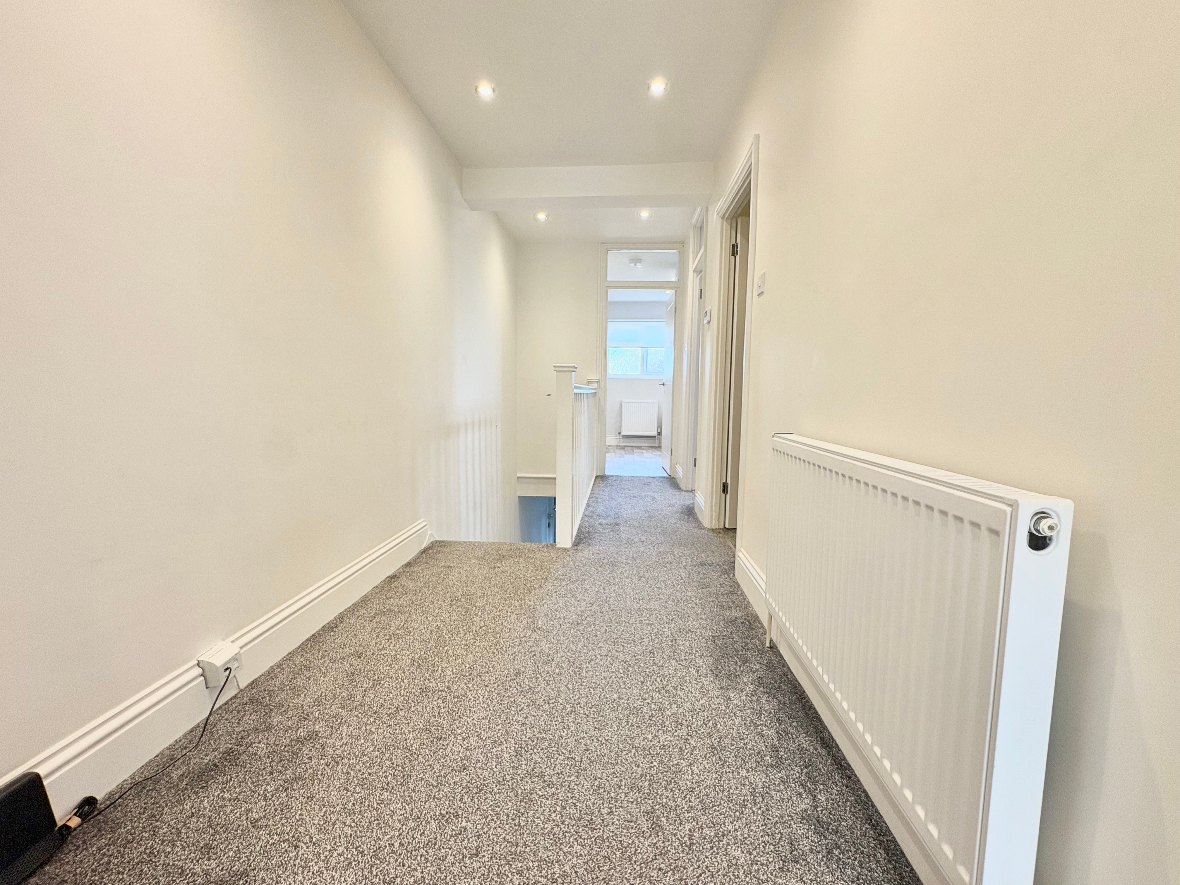 Flat Mountnessing Road in Billericay