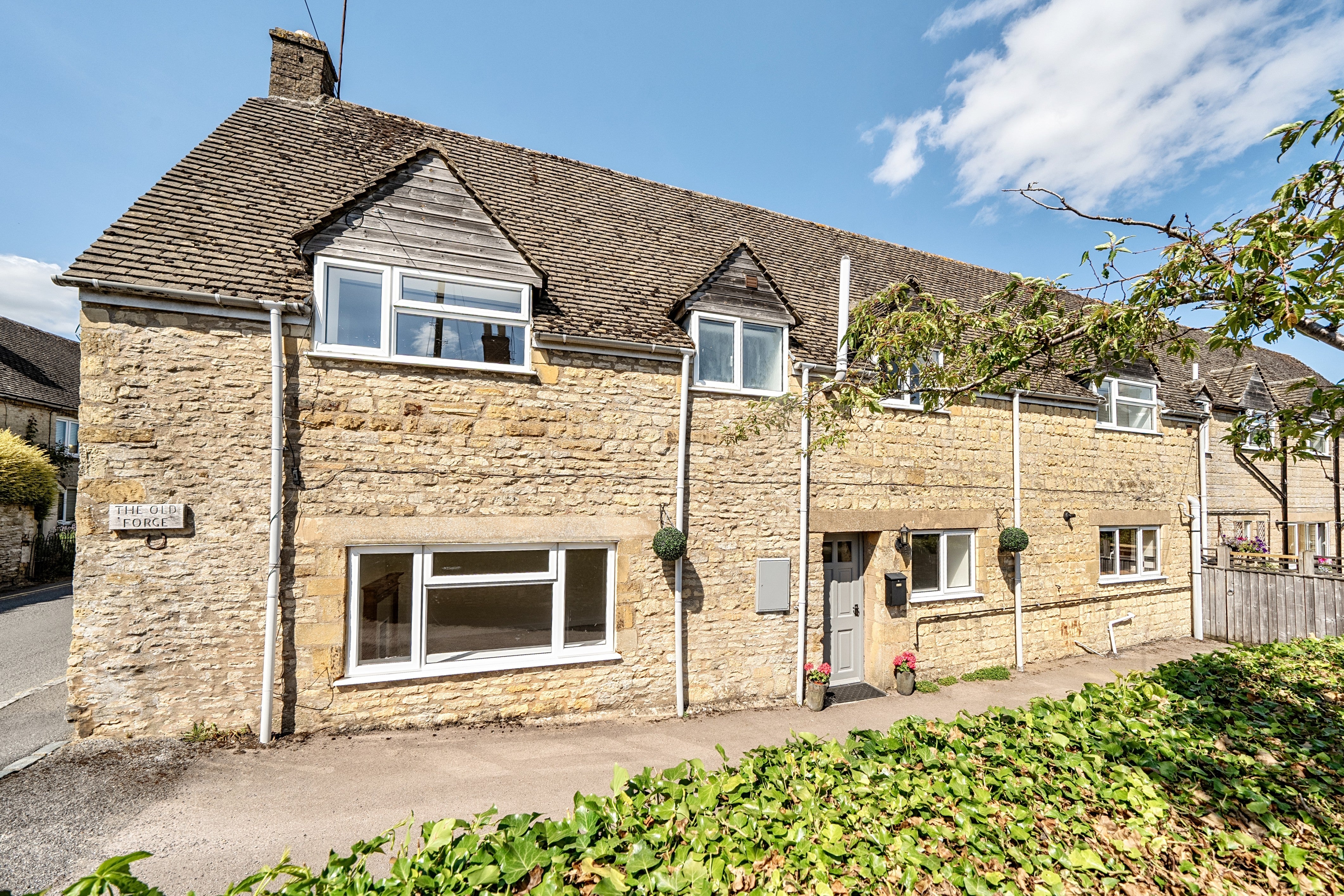 House Union Street in Cotswold District