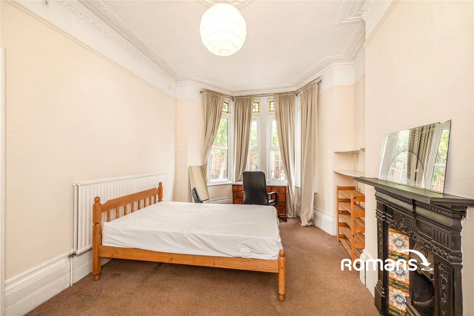 Room Cheltenham Road in Bristol