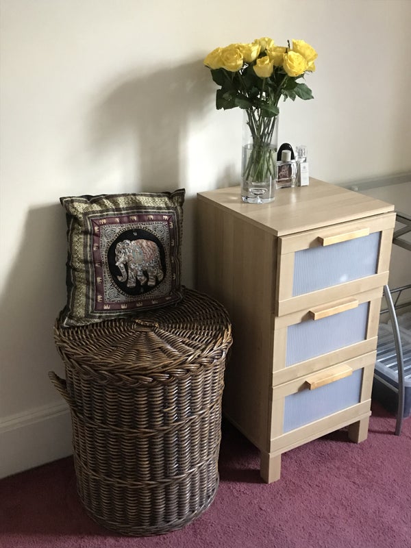 Room Overhill Road in Greater London