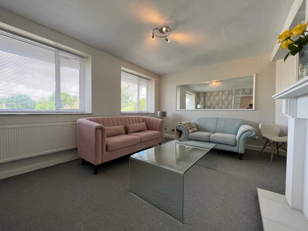 Flat Eccles New Road in Salford