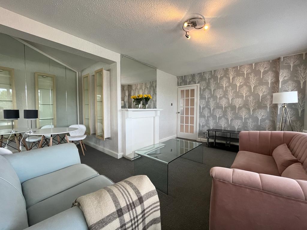 Flat Eccles New Road in Salford