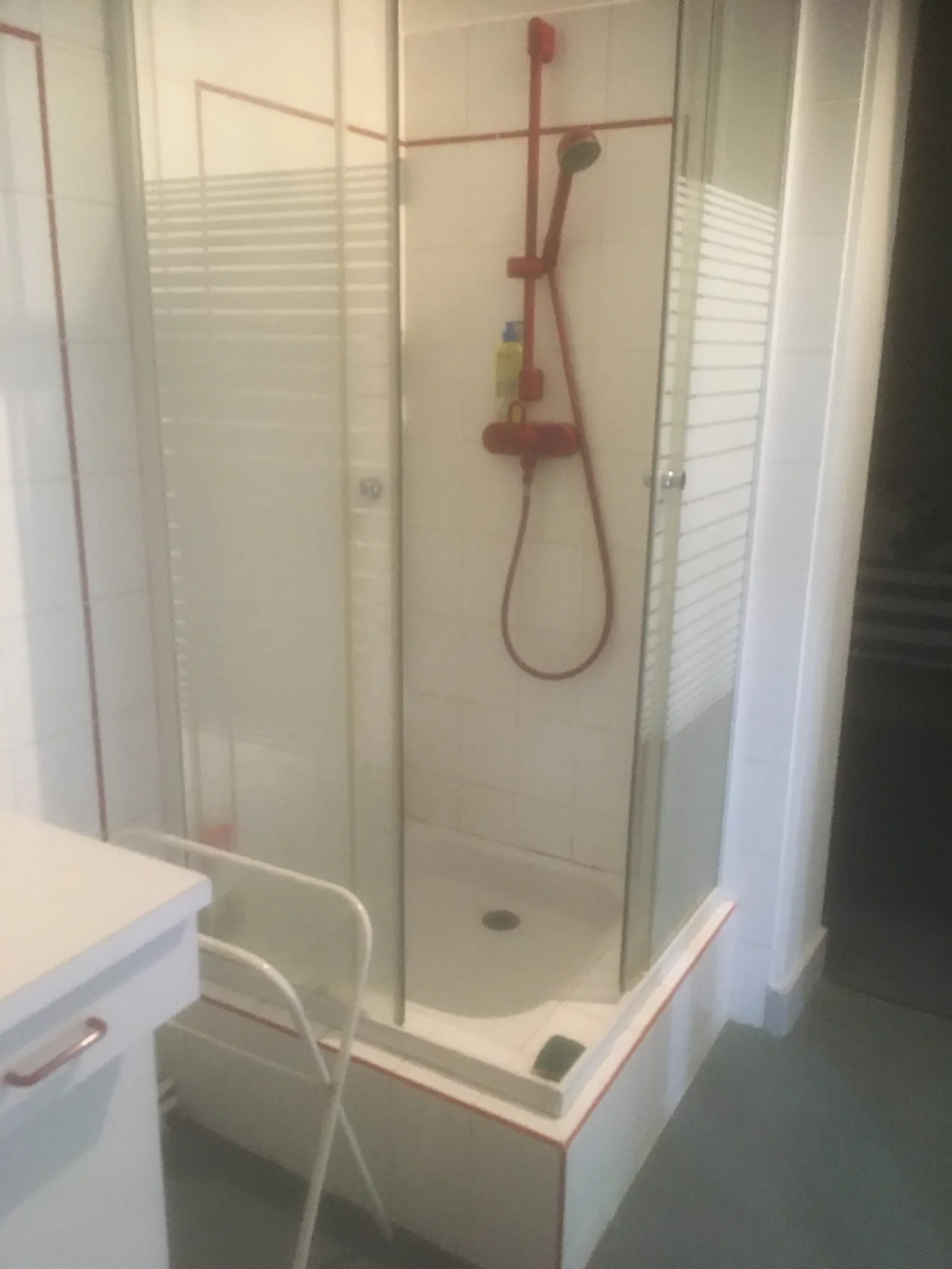 Room Rue Robert Caumont in Bordeaux