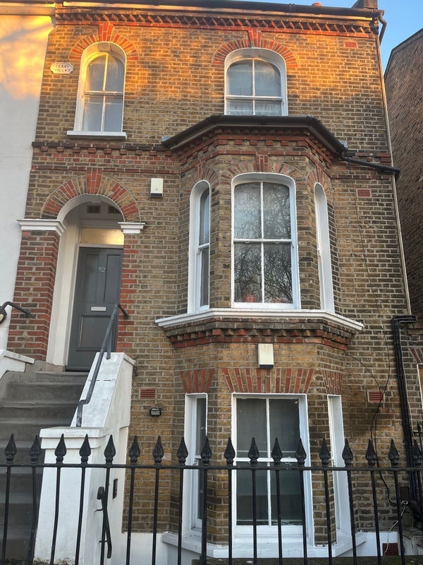 Room Akerman Road in Greater London