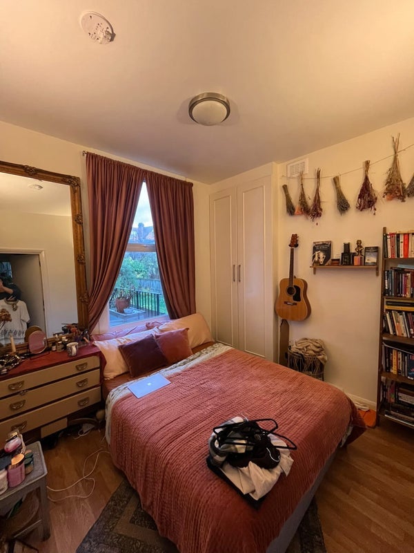 Room Akerman Road in Greater London